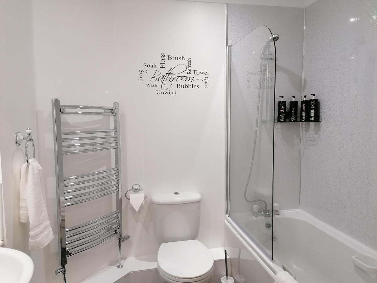 Luxury Modern 2 Bed Apartment, Free Undercroft Parking For 1 Car 사우샘프턴 외부 사진