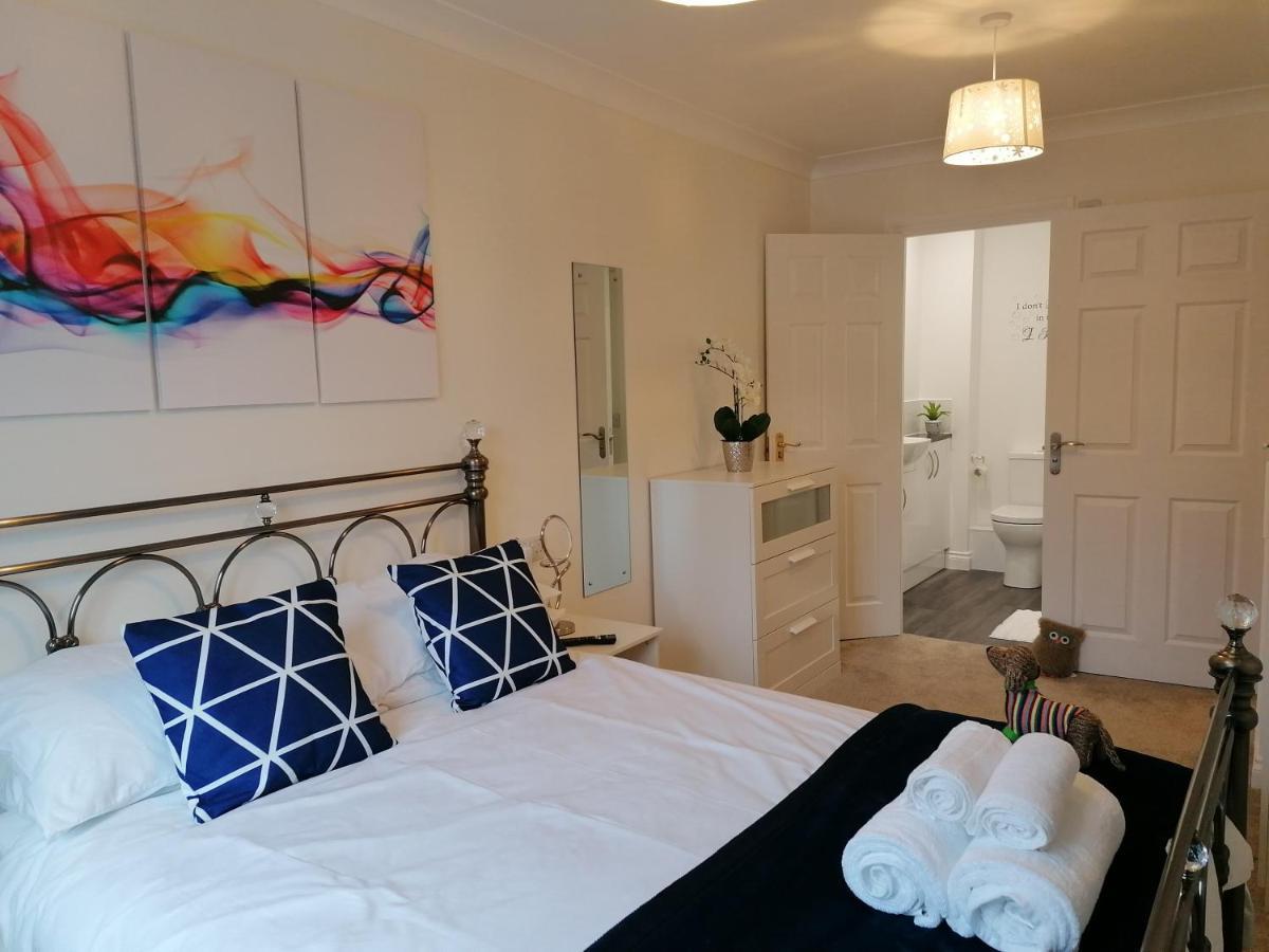 Luxury Modern 2 Bed Apartment, Free Undercroft Parking For 1 Car 사우샘프턴 외부 사진