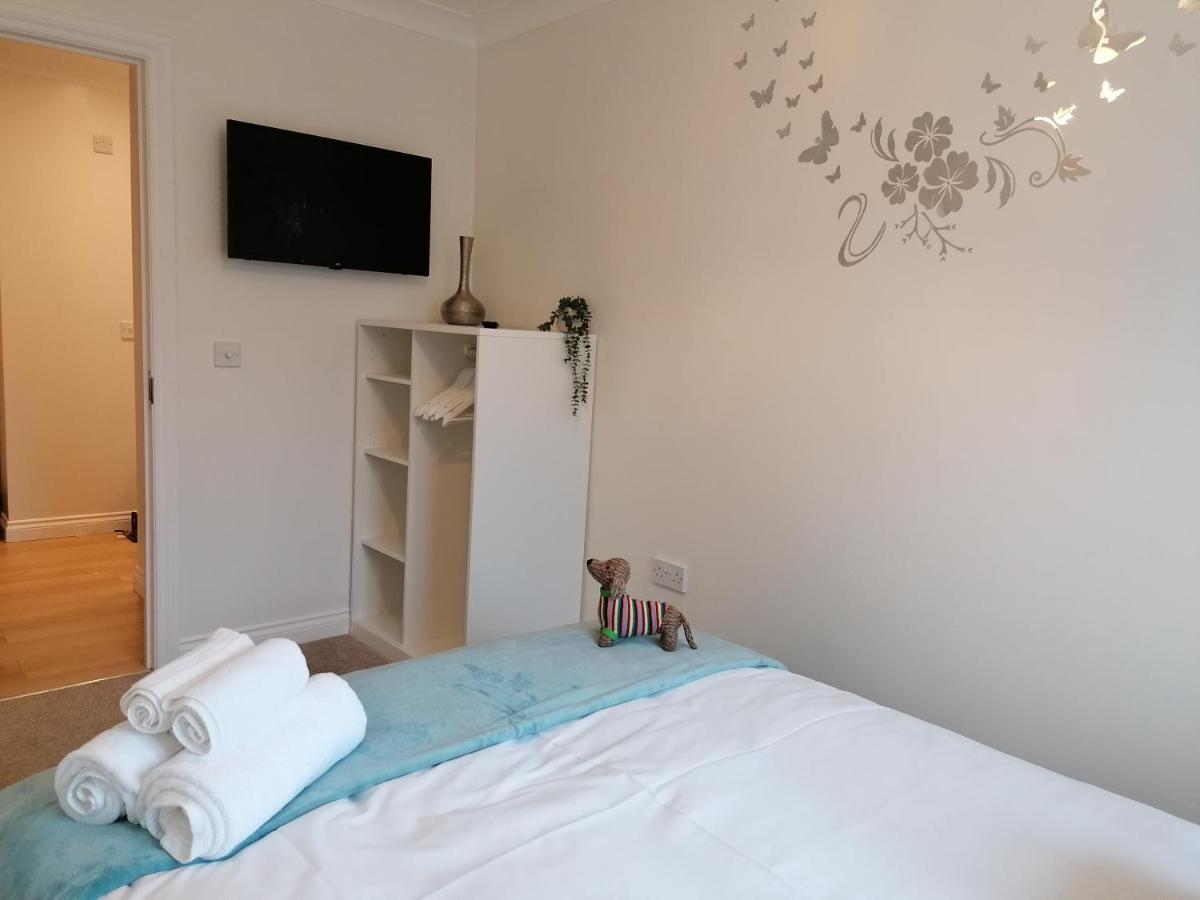 Luxury Modern 2 Bed Apartment, Free Undercroft Parking For 1 Car 사우샘프턴 외부 사진
