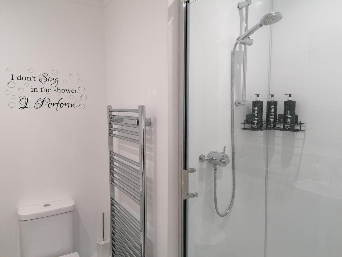 Luxury Modern 2 Bed Apartment, Free Undercroft Parking For 1 Car 사우샘프턴 외부 사진